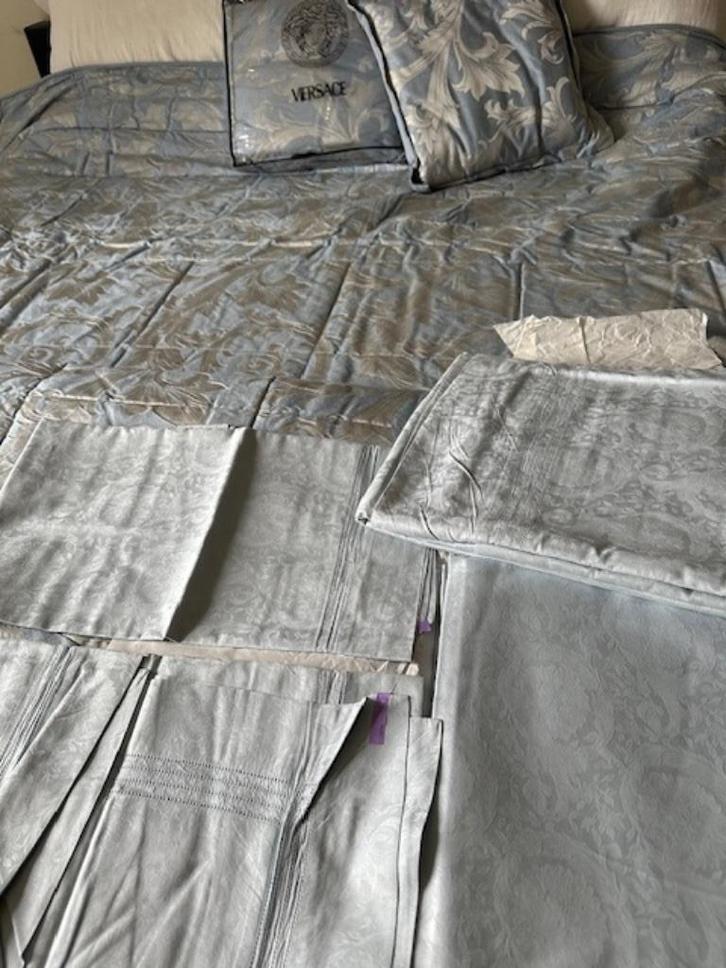 Bedset Gianni VERSACE, Huis en Inrichting, Slaapkamer | Beddengoed, Zo goed als nieuw, Blauw, Ophalen