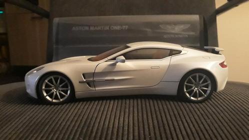 Autoart 70244 1/18 Aston Martin 0ne77 Signature Gelimiteerd, Hobby en Vrije tijd, Modelauto's | 1:18, Zo goed als nieuw, Auto