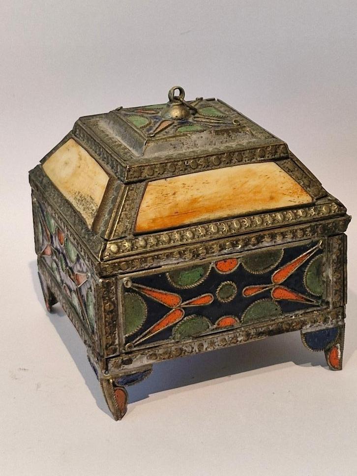 Marokkaans sieradendoosje, Antiek en Kunst, Kunst | Niet-Westerse kunst, Ophalen of Verzenden