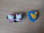 Hello Kitty et papillon - 2 pins Crocs, Kinderen en Baby's, Kindermode-accessoires, Gebruikt, Ophalen