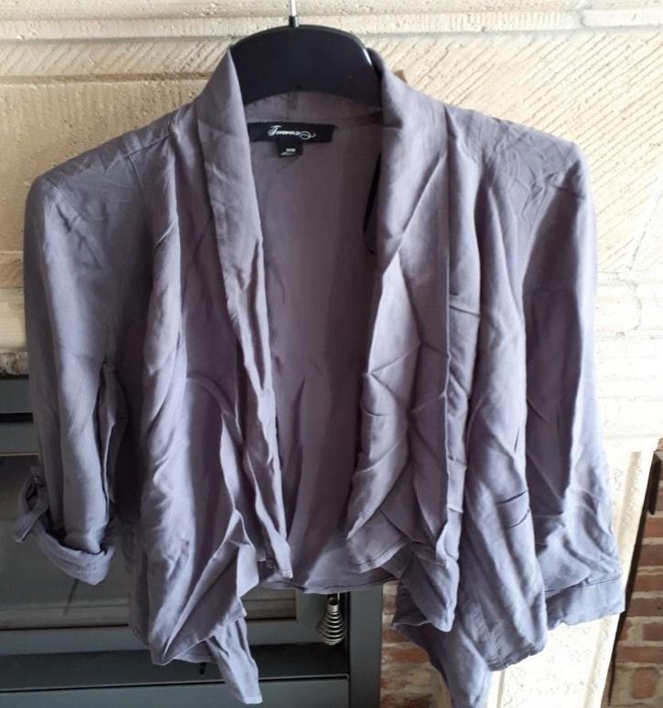 Blouse/Vest/jasje - Forever21 - maat M - grijs/antra - € 2.5, Kleding | Dames, Truien en Vesten, Zo goed als nieuw, Maat 38/40 (M)