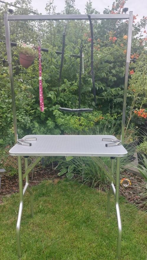 OPVOUWBARE TRIMTAFEL MET AANPASBARE TAFELBEUGEL, Dieren en Toebehoren, Honden-accessoires, Zo goed als nieuw, Ophalen