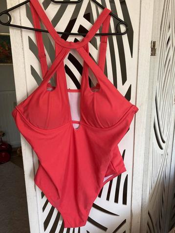 Maillot de bain NEUF 1 pièce 2XL beschikbaar voor biedingen