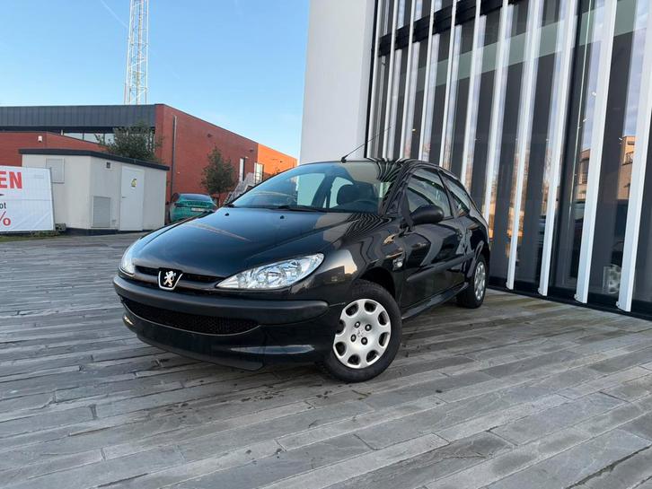 Peugeot 206 1.1 benzine gekeurd garantie 2950€, Auto's, Peugeot, Bedrijf, Te koop, ABS, Benzine, 3 deurs, Handgeschakeld, Zwart