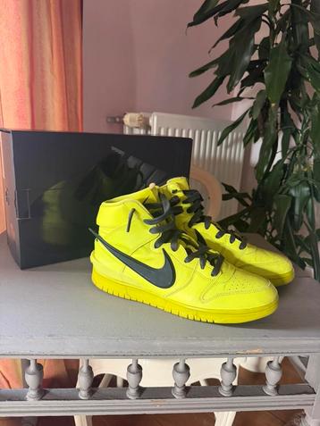 Nike dunk ambush beschikbaar voor biedingen
