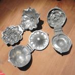3 stuks marsepein/ijs mal bloem tinnen 3-D vorm vintage, Ophalen of Verzenden, Gebruikt, Taarten, Versiering