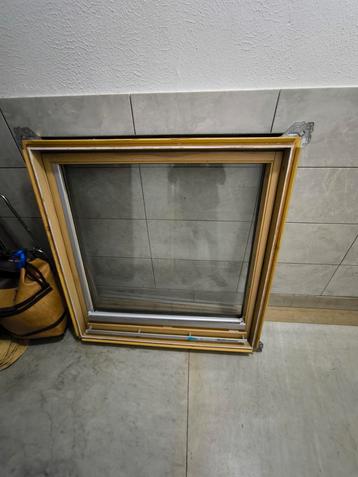 Velux 114x118 + rolgordijn, Ophalen, Gebruikt