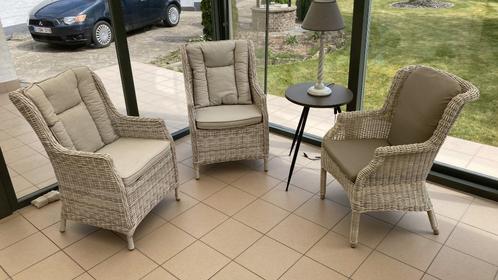 Tuinstoelen, kunststof, rotan stijl (3st), tafeltje, lamp, Tuin en Terras, Tuinstoelen, Gebruikt, Kunststof, Ophalen