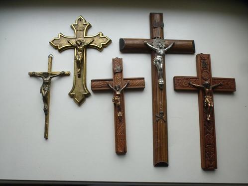 ANCIENS CRUCIFIX, Antiquités & Art, Antiquités | Objets religieux, Envoi