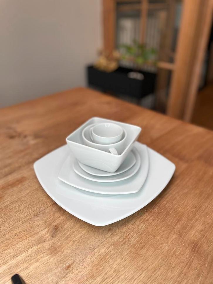 Habitat Quadro porseleinen servies – 50 stuks – modern wit, Huis en Inrichting, Keuken | Servies, Zo goed als nieuw, Compleet servies