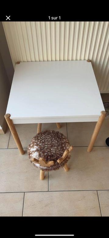 Table de jeux enfant beschikbaar voor biedingen