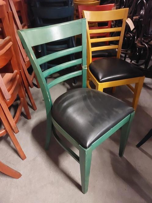 38 horeca speeltuin bistro cafe restaurant stoelen gekleurd!, Maison & Meubles, Chaises, Comme neuf, Bleu, Enlèvement ou Envoi