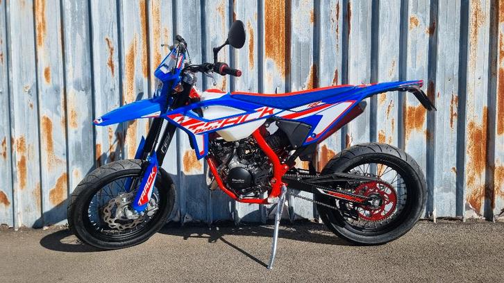 Beta -RR Motard 50 -Track Blue | Classe B | Meilleure offre, Vélos & Vélomoteurs, Cyclomoteurs | Cyclomoteurs de cross, Neuf, Autres marques