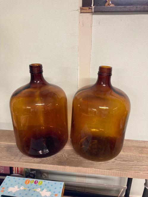 grote vintage bruine/amber glazen flessen / stolpen, Antiek en Kunst, Curiosa en Brocante, Ophalen