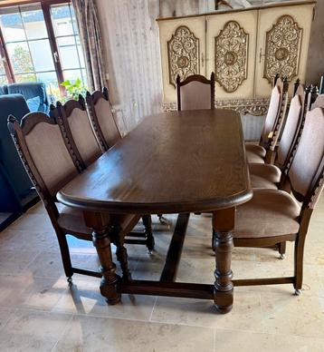 Tafel met 8 stoelen eik beschikbaar voor biedingen