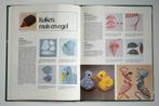 Boek : Poppen en knuffelbeesten (zelf naaien - technieken), Ilse Gray, Ophalen of Verzenden, Zo goed als nieuw, Poppen maken