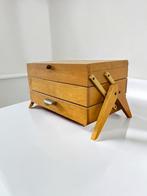 vintage mini houtenn naaikistje / materiaalkistje, Ophalen of Verzenden, Gebruikt