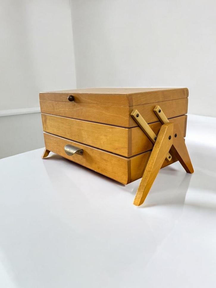 vintage mini houtenn naaikistje / materiaalkistje, Hobby en Vrije tijd, Naaien en Fournituren, Gebruikt, Ophalen of Verzenden