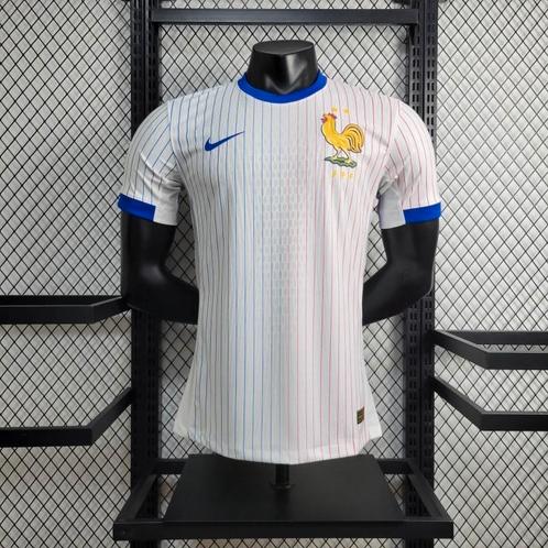Maillot extérieur des Championnats d'Europe France 2024 | Ta, Sports & Fitness, Football, Neuf, Maillot, Taille M, Envoi