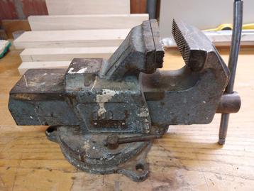 Zware bankschroef. beschikbaar voor biedingen