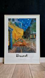 Van Gogh (Affiche) - Caféterras bij nacht in Arles, Rechthoekig Staand, Met lijst, Ophalen of Verzenden, Zo goed als nieuw