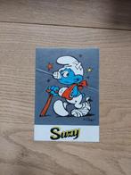Peyo Smurfen Suzy - Sticker Gebroken been (1976), Verzamelen, Stripfiguren, Ophalen of Verzenden, Smurfen, Gebruikt, Plaatje, Poster of Sticker