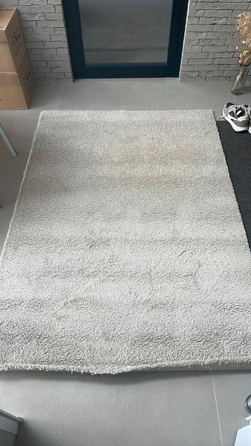 Tapijt 2mx1m35 beschikbaar voor biedingen