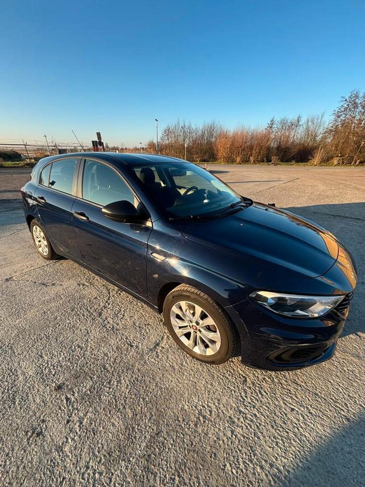 Fiat Tipo Benzine 1.4 - 2017 - 93.900km + Car-Pass, Auto's, Fiat, Particulier, Tipo, ABS, Airbags, Airconditioning, Bluetooth