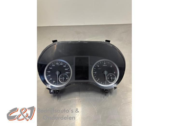 Compteur kilométrique KM d'un Mercedes Vito, Autos : Pièces & Accessoires, Tableau de bord & Interrupteurs, Mercedes-Benz, Utilisé