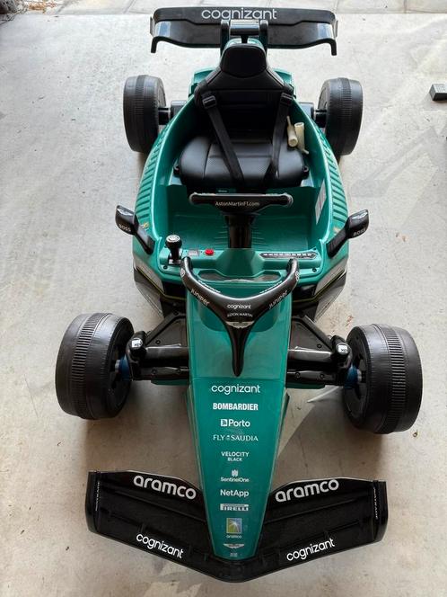 Aston Martin F1 accu auto, Kinderen en Baby's, Speelgoed | Buiten | Voertuigen en Loopfietsen, Zo goed als nieuw, Ophalen
