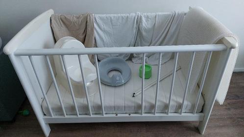 babybed wit, Kinderen en Baby's, Babywiegjes en Ledikanten, Zo goed als nieuw, Ledikant, Ophalen