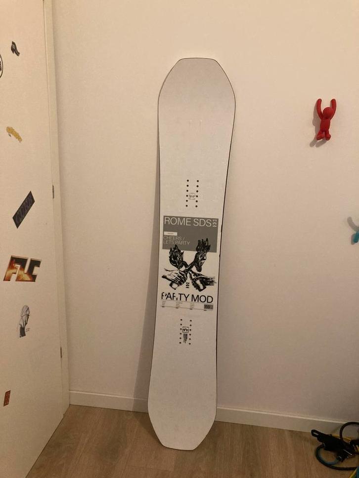 Rome SDS Party Mod 2023 – Snowboard (159 cm), Sport en Fitness, Snowboarden, Zo goed als nieuw, Board, Ophalen