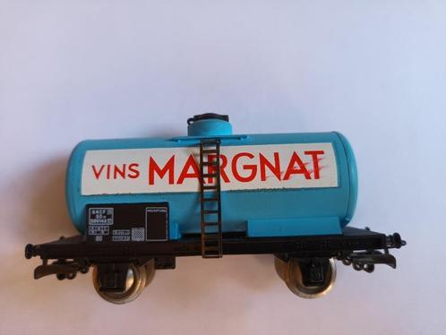 Jouef 641 wagon Vins Margnat, Hobby & Loisirs créatifs, Trains miniatures | HO, Comme neuf, Wagon, Jouef, Enlèvement ou Envoi