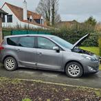 Renault grand scenic 3  pour pieces moteur incendié, Stof, Bruin, 5 deurs, Particulier