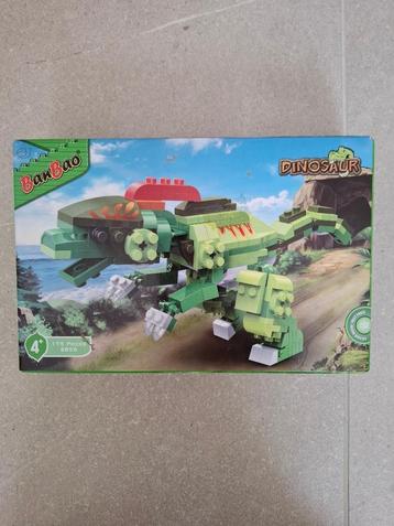 dino's  en spacevoertuig in banbao bouwstenen beschikbaar voor biedingen