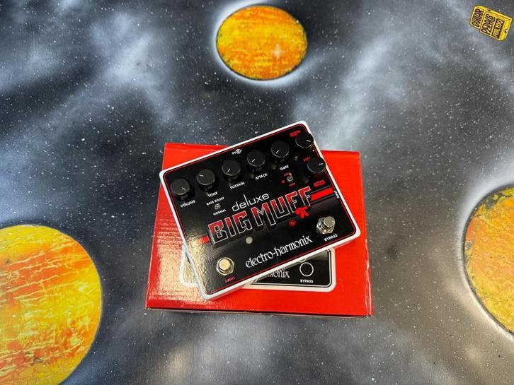 Grand muff Pi Electro-Harmonix Deluxe avec distorsion, Musique & Instruments, Effets, Comme neuf, Distortion, Overdrive ou Fuzz