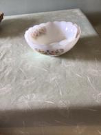 Deux plats en arcopal, Maison & Meubles, Cuisine | Vaisselle, Enlèvement, Comme neuf