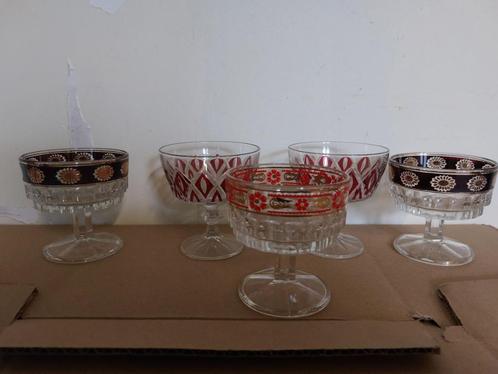 Lot verres à boire et à desserts vintage arlequin et italien, Verzamelen, Glas en Drinkglazen, Zo goed als nieuw, Overige typen