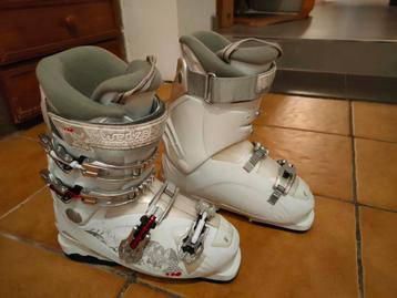 chaussures de ski taille38 ou 24-24.5 