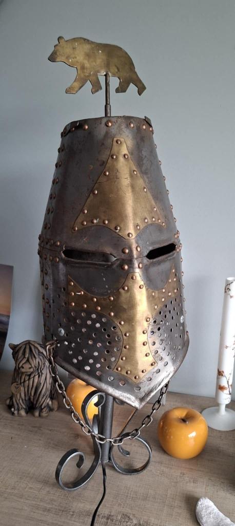 Middeleeuwse helm, Antiek en Kunst, Kunst | Beelden en Houtsnijwerken, Ophalen of Verzenden