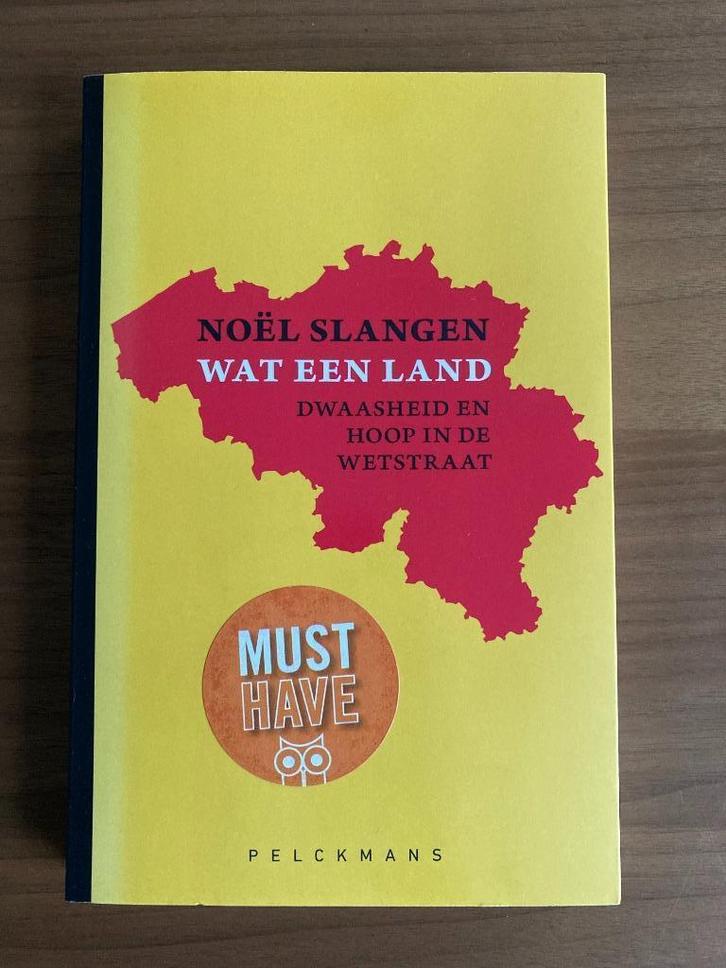 Noël Slangen - Wat een land, Boeken, Politiek en Maatschappij, Zo goed als nieuw, Ophalen of Verzenden