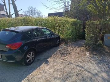 place de parking extérieure à LLN (hocaille) beschikbaar voor biedingen
