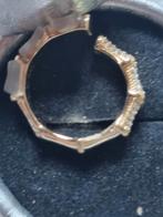 Mooie zircoon goud kleur ring, incl doosje. Nieuw., Handtassen en Accessoires, Ringen, Nieuw, Goud, Goud, Ophalen of Verzenden