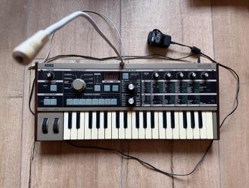 synthétiseur et vocoder Korg microKORG  beschikbaar voor biedingen