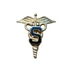 WWII US British Made Collar Pin Sanitary Medic, Ophalen of Verzenden, Landmacht, Embleem of Badge
