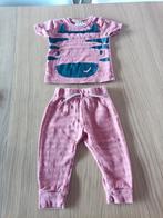 Set T-shirt en lang broekje maat 74, Ophalen of Verzenden, Zo goed als nieuw