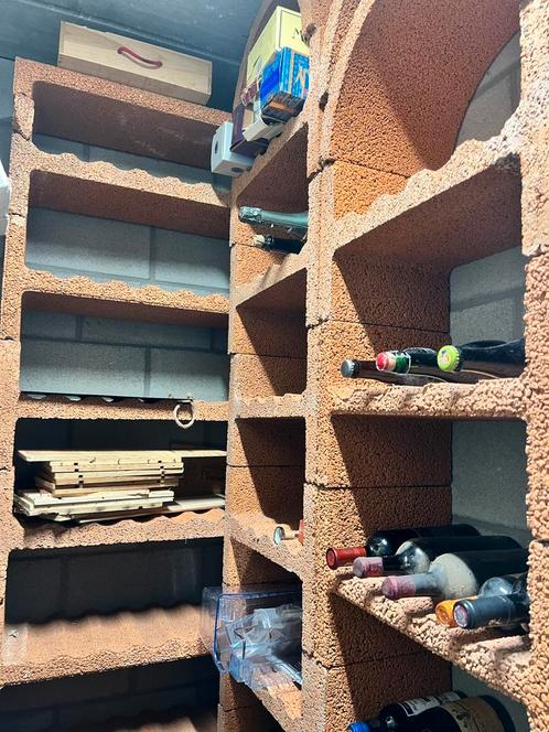Wijnrekken in chamotte steen – ideaal voor wijnkelder, Huis en Inrichting, Woonaccessoires | Wijnrekken, Ophalen