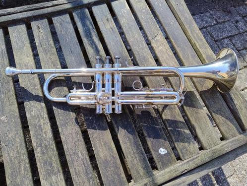 Olds superstar bes trompet, Muziek en Instrumenten, Blaasinstrumenten | Trompetten, Zo goed als nieuw, Trompet in si bemol, Met koffer
