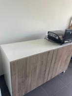 Mooi IKEA Kastje met 2 legplanken, Ophalen, Zo goed als nieuw