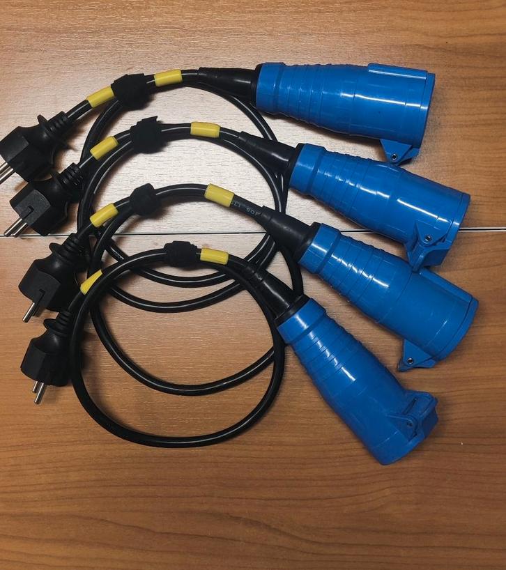 Schuko male => CEE female adapterkabels 3G1.5, Doe-het-zelf en Bouw, Elektriciteit en Kabels, Zo goed als nieuw, Kabel of Snoer